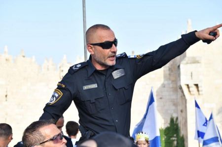 الشرطة تستعد لمسيرة الأعلام التقليدية واحتفالات هيلولات النبي صموئيل بالقدس